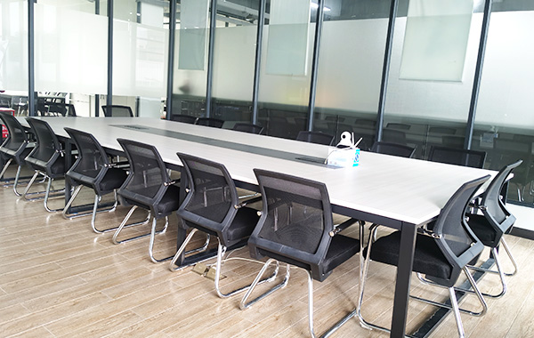 {振揚(yáng)實(shí)業(yè)是拖鞋廠(chǎng)家、拖鞋加工廠(chǎng)、拖鞋代工廠(chǎng)、高端拖鞋定制、人字拖加工廠(chǎng)、定制拖鞋工廠(chǎng)、品牌拖鞋代工廠(chǎng)、涼鞋代工廠(chǎng)、沙灘拖鞋廠(chǎng)家、涼鞋廠(chǎng)家，自1980年以來(lái)，專(zhuān)注研制及生產(chǎn)拖鞋。}