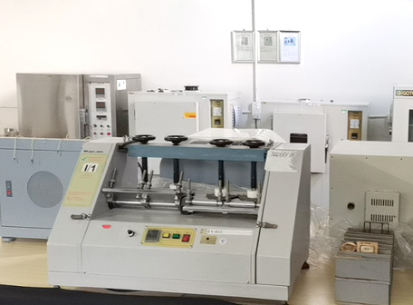 {振揚(yáng)實(shí)業(yè)是拖鞋廠(chǎng)家、拖鞋加工廠(chǎng)、拖鞋代工廠(chǎng)、高端拖鞋定制、人字拖加工廠(chǎng)、定制拖鞋工廠(chǎng)、品牌拖鞋代工廠(chǎng)、涼鞋代工廠(chǎng)、沙灘拖鞋廠(chǎng)家、涼鞋廠(chǎng)家，40多年沉淀，精益求精。}