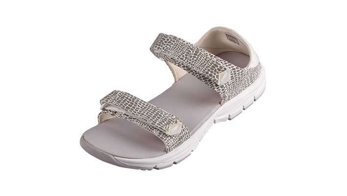 涼鞋代工廠是否專業(yè)，通過哪些標準判斷?